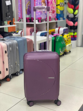 Чемодан 20 дюймов Biler фиолетовый из полипропилена (ручная кладь)