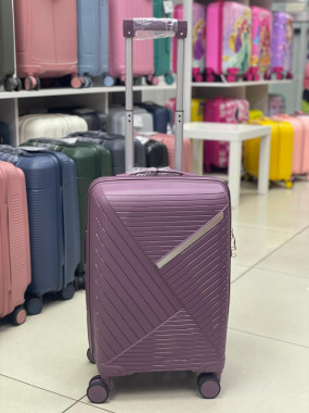 Чемодан 20 дюймов фиолетовый с расширением из полипропилена (ручная кладь)