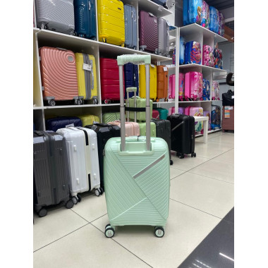 Чемодан 20 дюймов Sonara светло-зеленый с расширением из полипропилена (ручная кладь)